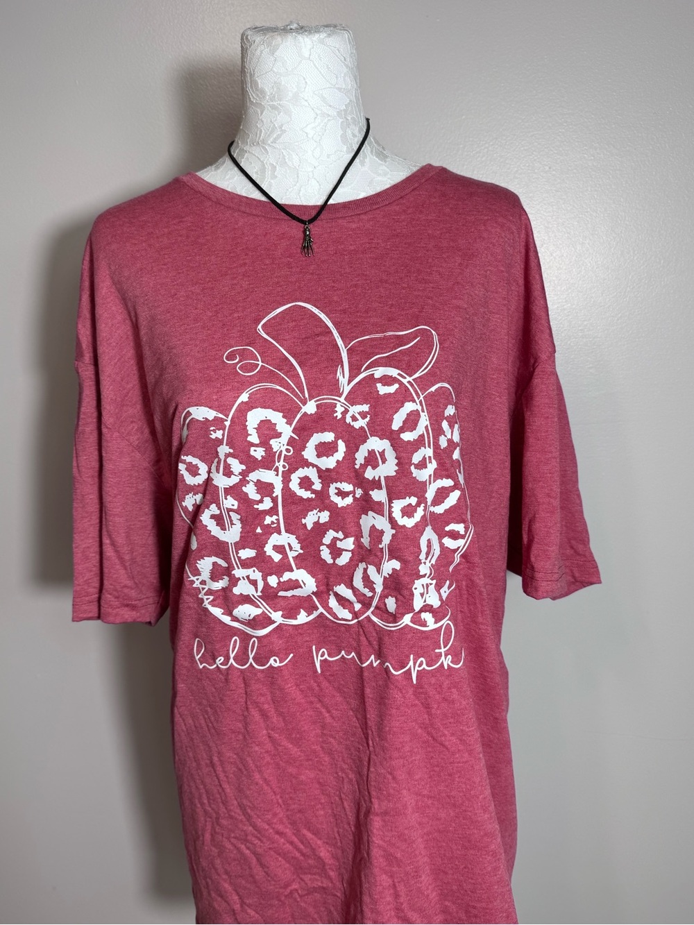 Gildan Pink Graphic Pumpkin Tee